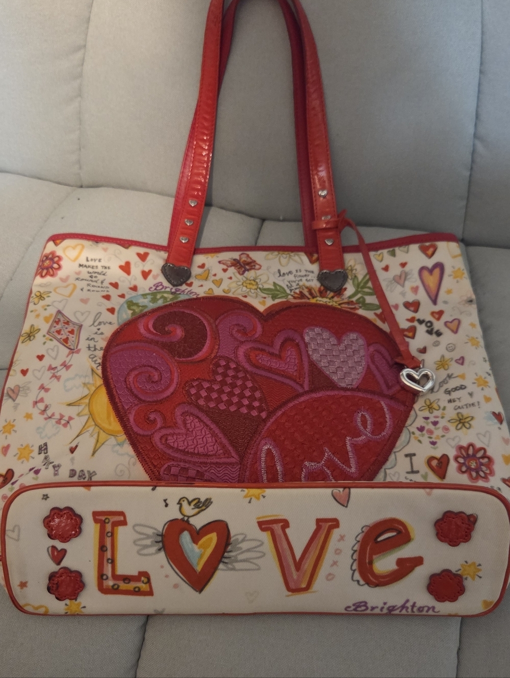 Brighton Heart Appliqué Tote Bag with Red Trim - Picture 13 of 15